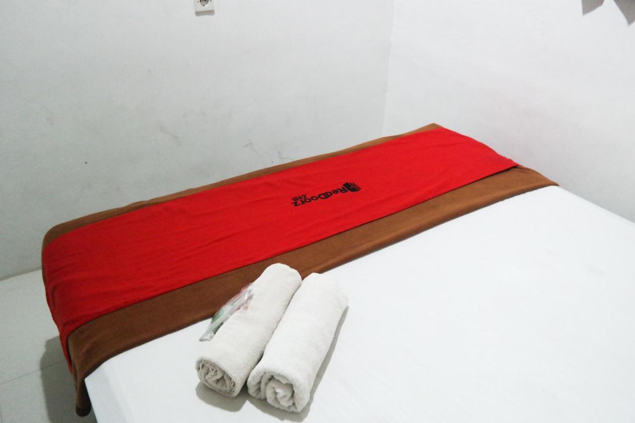 RedDoorz At Losari Area 3 Makasar Zewnętrze zdjęcie