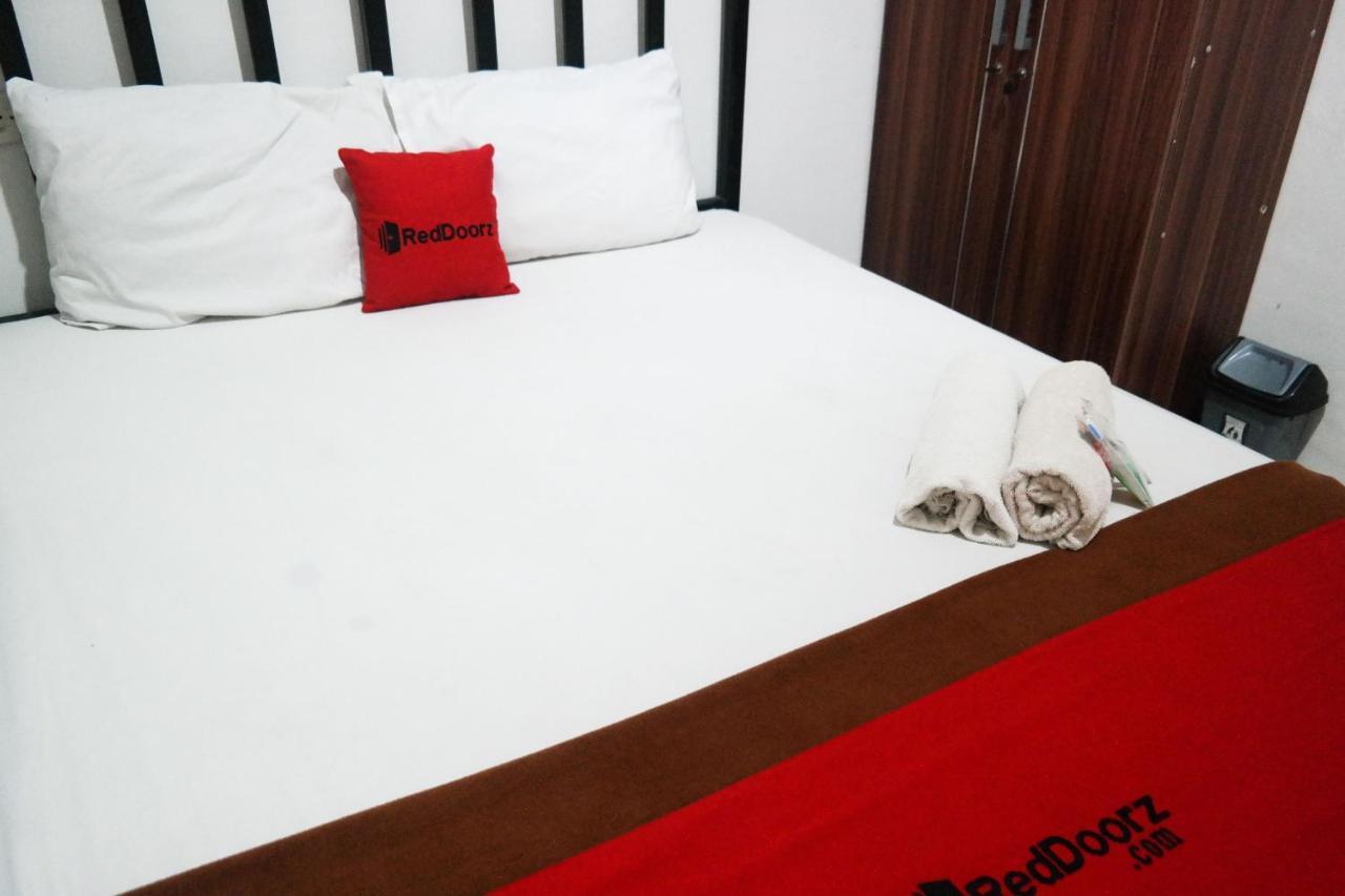 RedDoorz At Losari Area 3 Makasar Zewnętrze zdjęcie