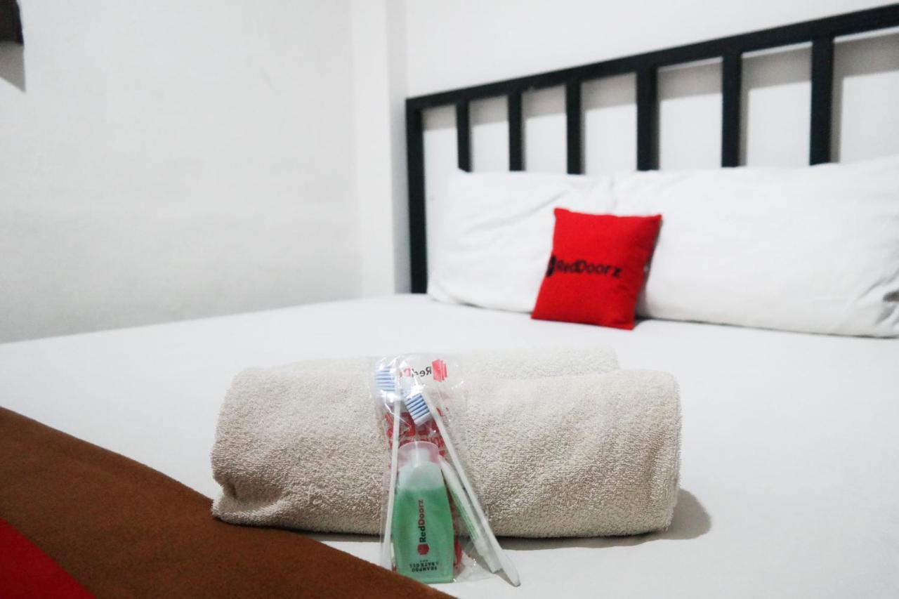 RedDoorz At Losari Area 3 Makasar Zewnętrze zdjęcie