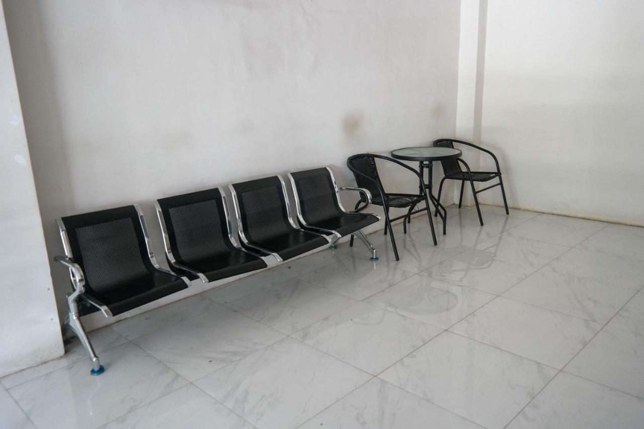RedDoorz At Losari Area 3 Makasar Zewnętrze zdjęcie
