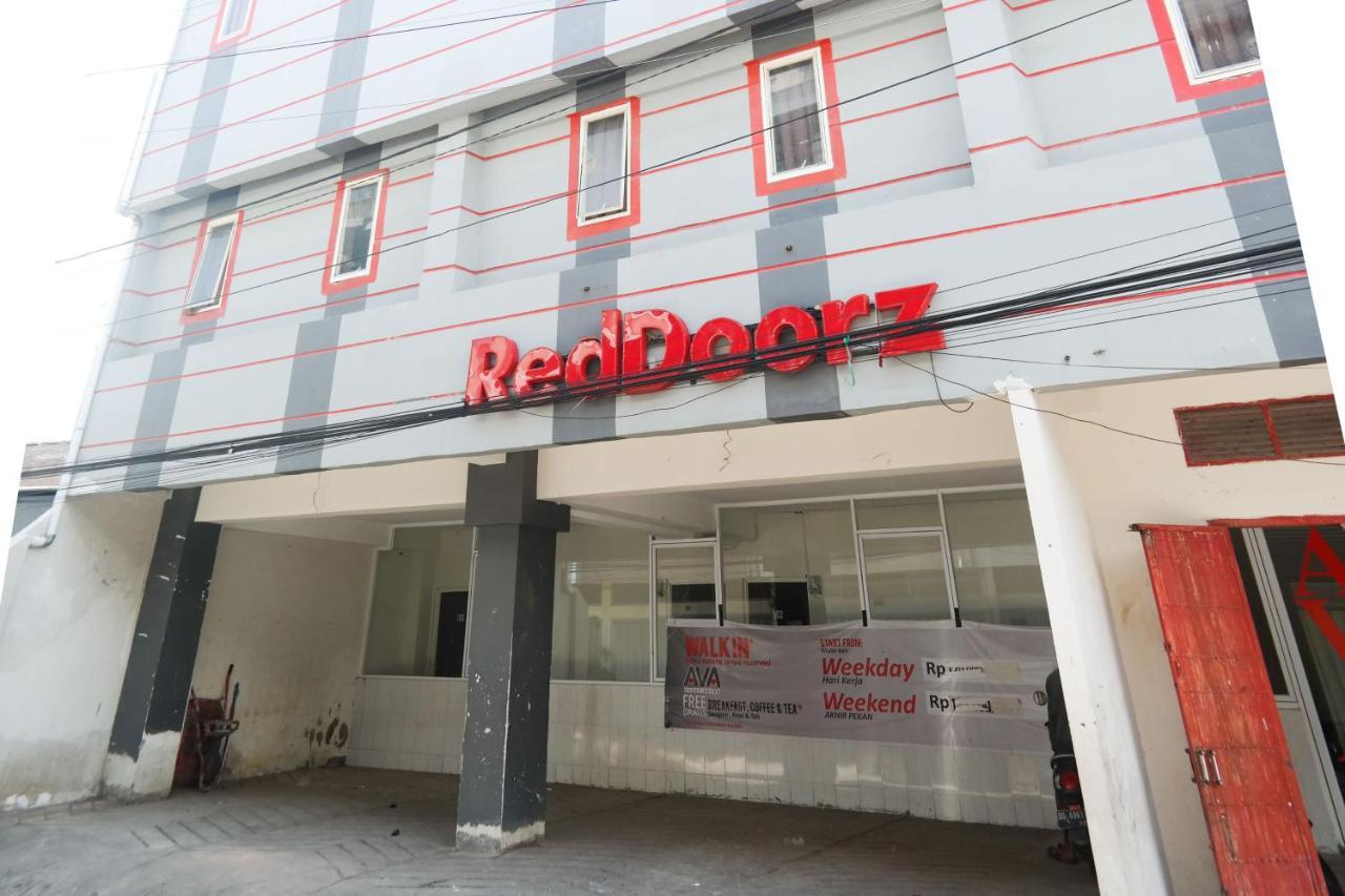 RedDoorz At Losari Area 3 Makasar Zewnętrze zdjęcie