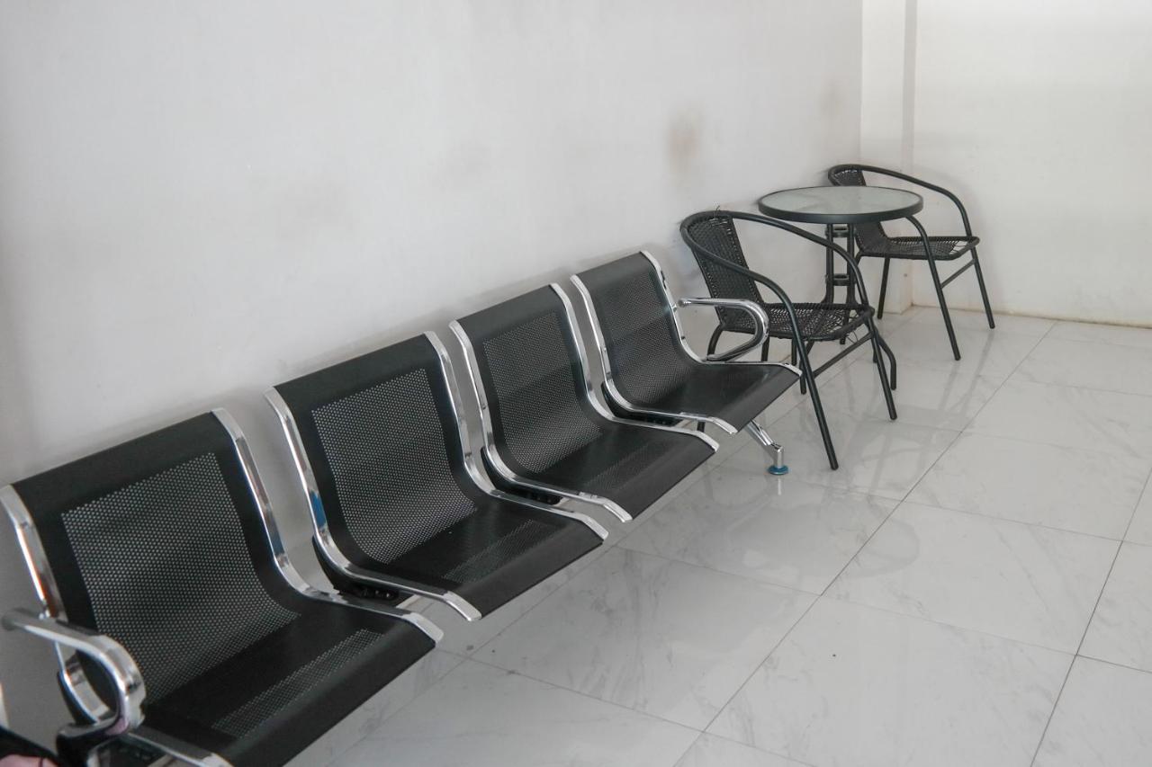RedDoorz At Losari Area 3 Makasar Zewnętrze zdjęcie