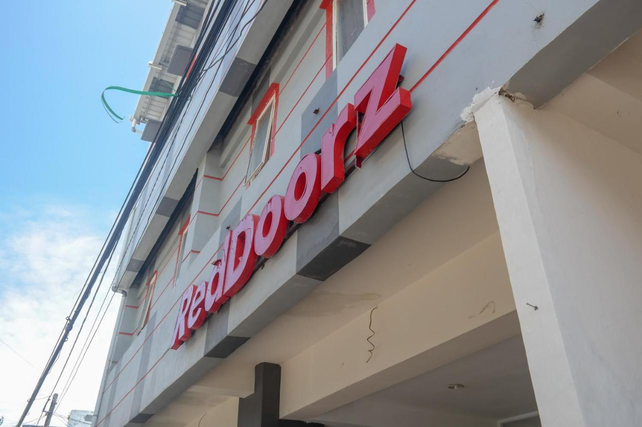 RedDoorz At Losari Area 3 Makasar Zewnętrze zdjęcie